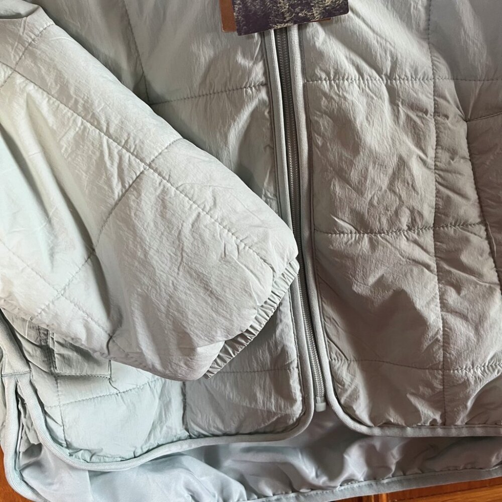 Light Green Puffer Jacket - Picture 3 of 10
